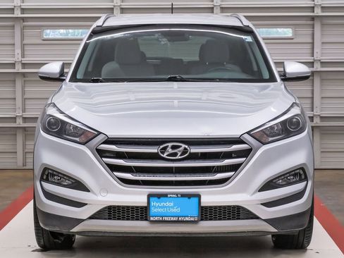 Used 2017 Hyundai Tucson Sport FWD image 2