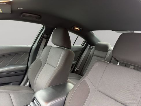 Used 2020 Dodge Charger SXT w/ Blacktop Package image 4