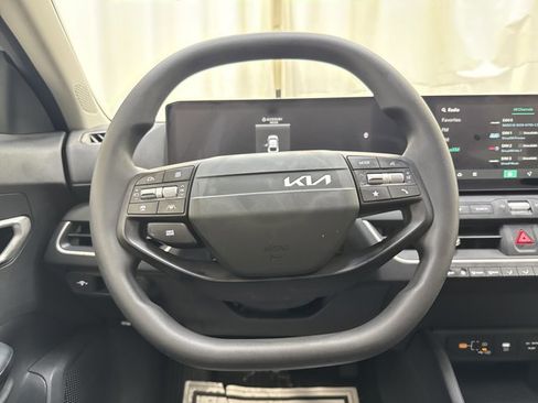 New 2026 Kia K4 LXS image 16