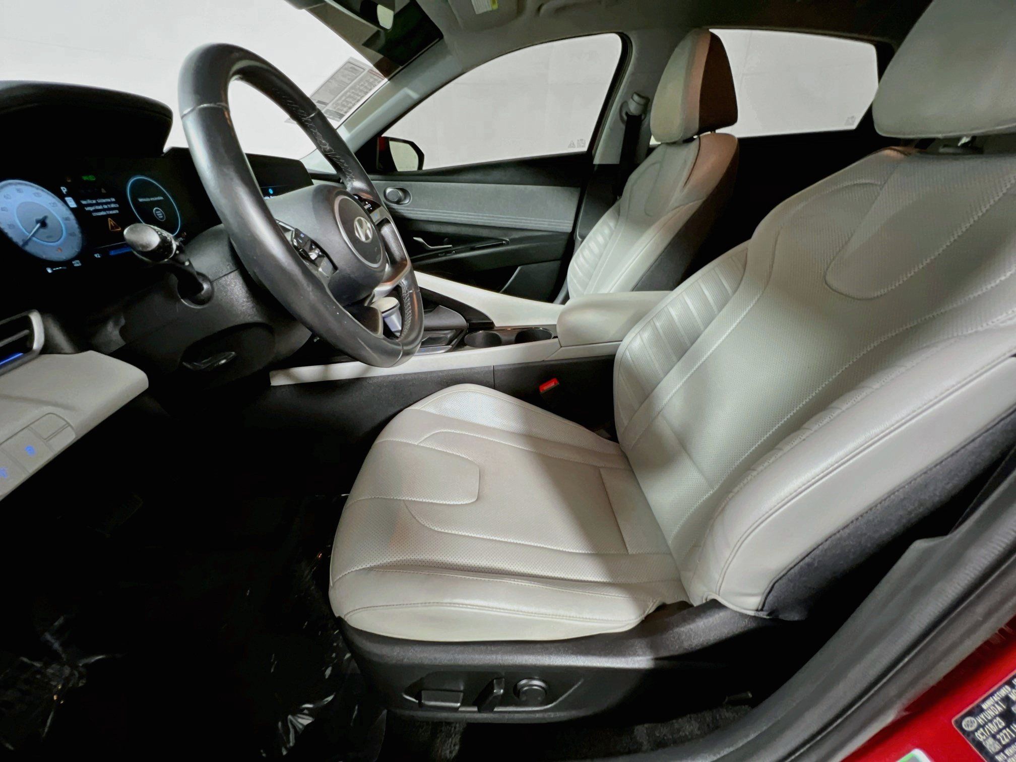 Used 2024 Hyundai Elantra Limited FWD image 15