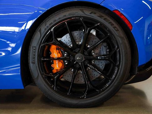 Used 2025 McLaren Artura Spider RWD image 20