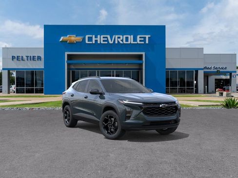 New 2026 Chevrolet Trax LT FWD image 1