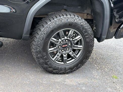 Used 2024 GMC Sierra 1500 AT4X AWD/4WD image 9