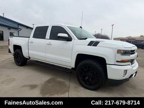 Used 2018 Chevrolet Silverado 1500 LT w/ All Star Edition image 28