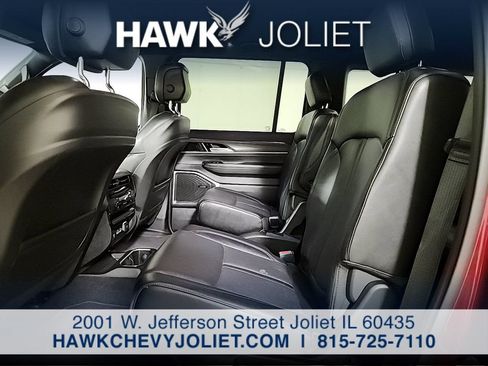 Used 2024 Jeep Wagoneer Series III AWD/4WD image 14