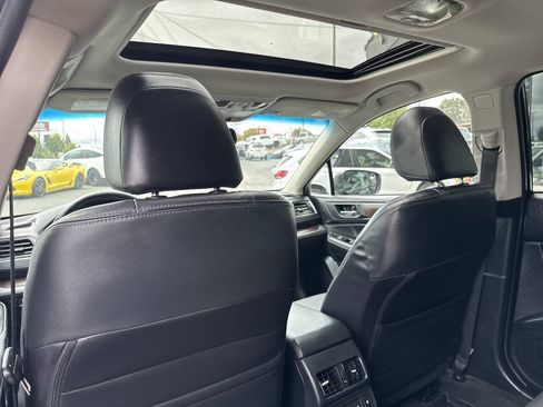 Used 2018 Subaru Outback 2.5i Limited w/ Popular Package #2 AWD/4WD image 28