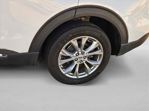 Used 2023 Ford Explorer Limited image 23