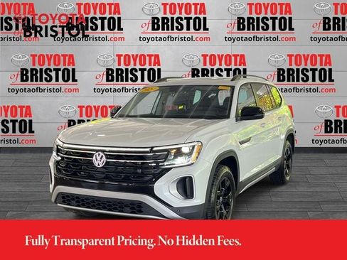 Used 2024 Volkswagen Atlas Peak Edition SEL AWD/4WD image 8