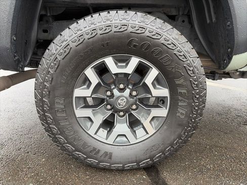 Used 2023 Toyota Tacoma TRD Off-Road image 10