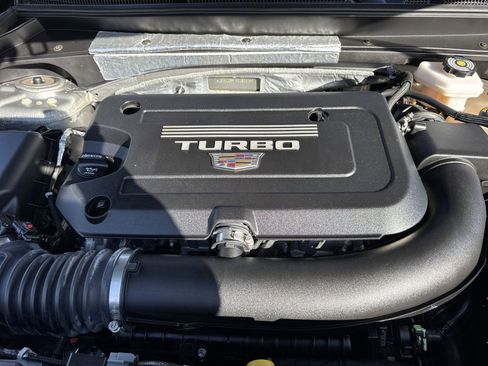 Used 2023 Cadillac XT4 Premium Luxury image 33