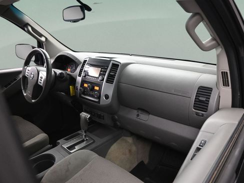 Used 2014 Nissan Frontier SV w/ SV Value Truck Package AWD/4WD image 40