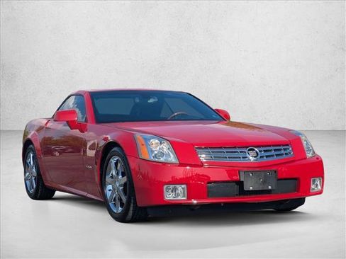Used 2007 Cadillac XLR RWD image 3