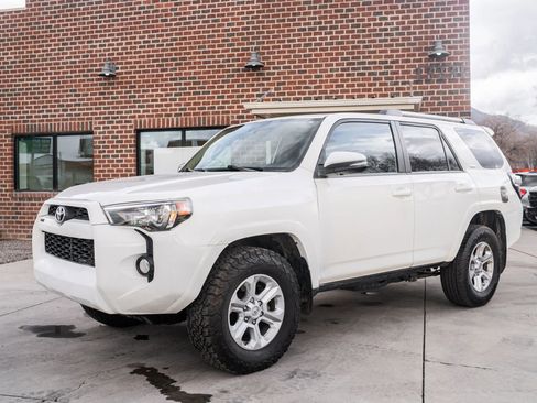 Used 2019 Toyota 4Runner SR5 Premium image 1