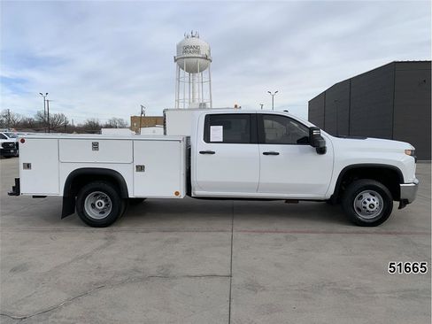 Used 2022 Chevrolet Silverado 3500 W/T w/ WT Convenience Package image 5
