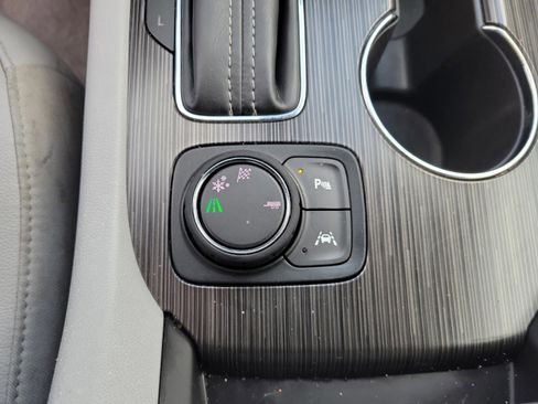 Used 2018 GMC Acadia SLT image 36