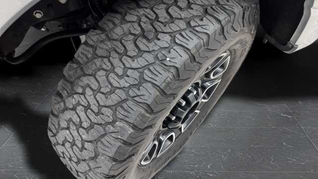 Used 2024 Ford F350 Platinum w/ FX4 Off-Road Package AWD/4WD image 39