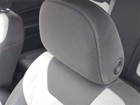 Used 2024 Chevrolet Trax RS w/ Sunroof Package image 16