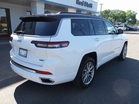 New 2025 Jeep Grand Cherokee L Summit w/ Luxury Tech Group V image 11