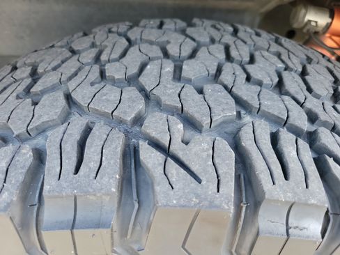 Used 2020 Ford F150 Raptor w/ Equipment Group 802A Luxury image 32