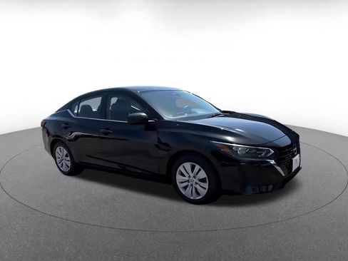 Used 2025 Nissan Sentra S FWD image 2