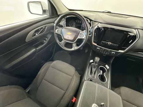 Used 2021 Chevrolet Traverse LT w/ LPO, Cargo Package FWD image 9