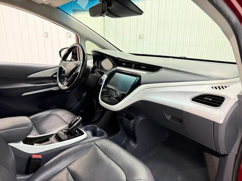 Used 2020 Chevrolet Bolt Premier w/ Infotainment Package FWD image 14