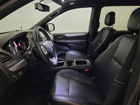 Used 2018 Dodge Grand Caravan GT FWD image 17