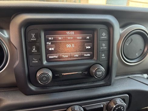 Used 2021 Jeep Wrangler Sport image 15