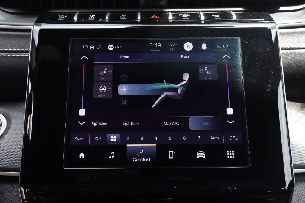 Used 2024 Jeep Grand Cherokee L Altitude AWD/4WD image 30