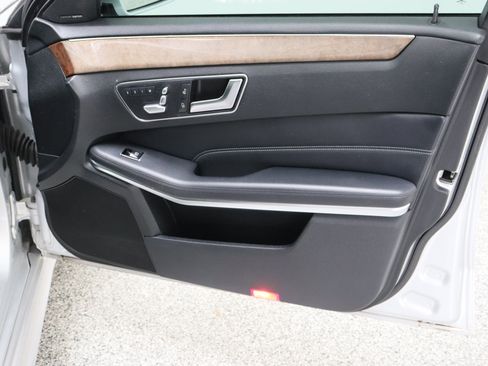 Used 2016 Mercedes-Benz E 350 Sedan w/ Premium Package image 34