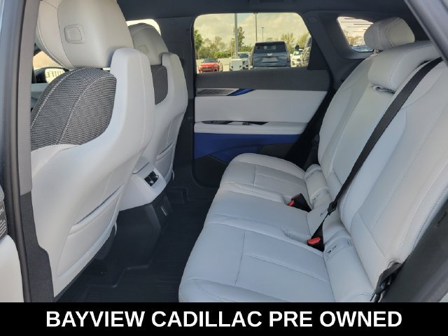 Certified 2027 Cadillac Optiq Luxury RWD image 23