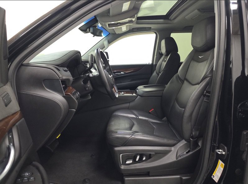 Used 2019 Cadillac Escalade Premium Luxury AWD/4WD image 5