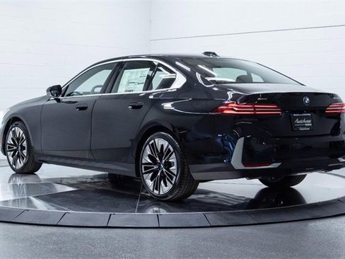 New 2026 BMW 530i xDrive w/ Premium Package image 13