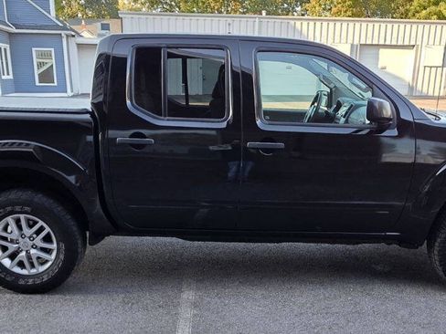 Used 2016 Nissan Frontier SV image 7