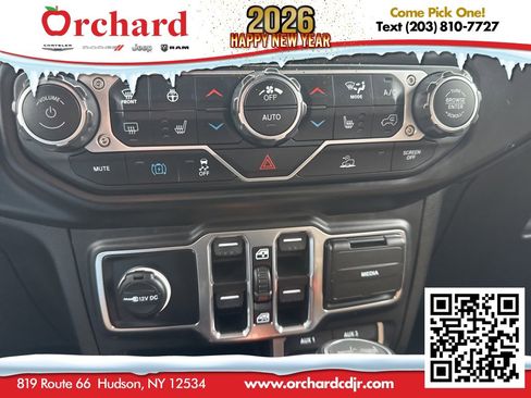 Used 2023 Jeep Wrangler Unlimited Sahara w/ Cold Weather Group image 33