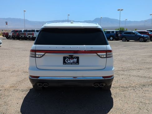 Used 2023 Lincoln Aviator AWD w/ Class IV Trailer Tow Package image 4