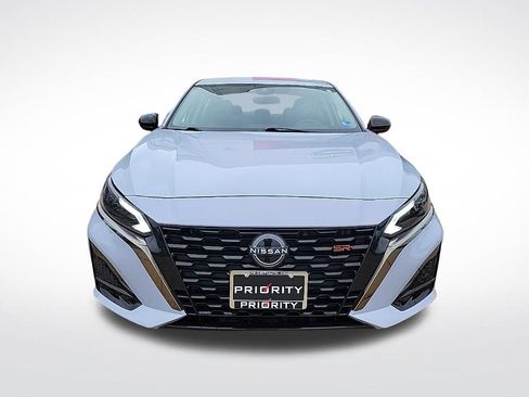 Used 2024 Nissan Altima 2.5 SR AWD/4WD image 9
