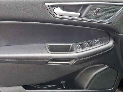 Certified 2024 Ford Edge SE image 13