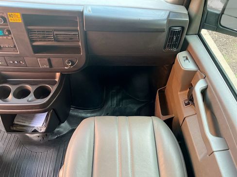 Used 2025 Chevrolet Express 2500 w/ Driver Convenience Package RWD image 21