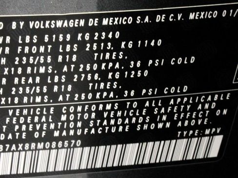 Used 2024 Volkswagen Tiguan SE FWD image 32