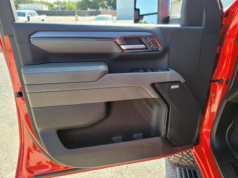 Used 2024 Chevrolet Silverado 2500 ZR2 w/ Technology Package AWD/4WD image 19