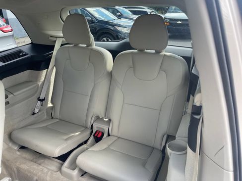 Used 2016 Volvo XC90 T6 Momentum w/ Momentum Plus Package AWD/4WD image 15