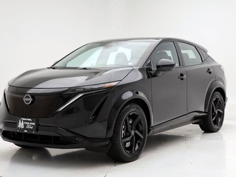 Used 2024 Nissan Ariya AWD image 5