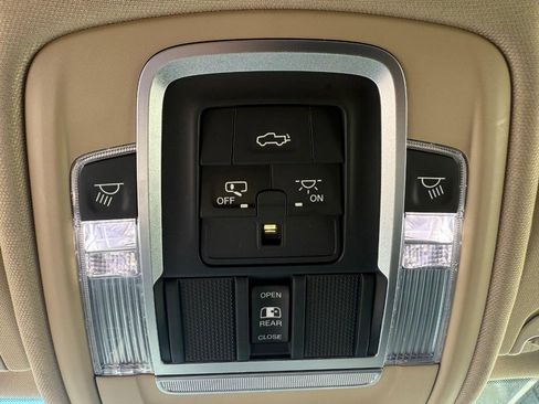 Used 2019 RAM 1500 Laramie AWD/4WD image 33