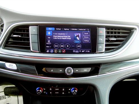 Used 2022 Buick Enclave Premium image 16