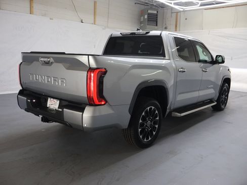 Used 2023 Toyota Tundra Limited AWD/4WD image 7