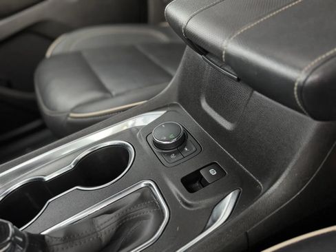 Used 2023 Chevrolet Traverse Premier w/ Redline Edition FWD image 38