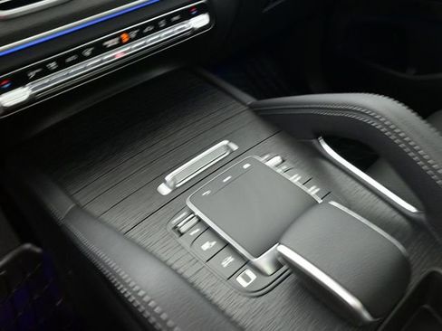 Used 2025 Mercedes-Benz GLE 350 4MATIC image 31