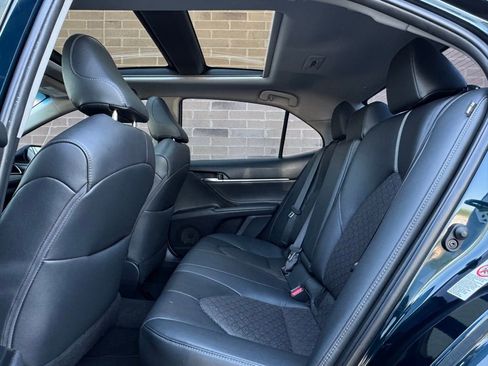 Used 2018 Toyota Camry XSE image 17