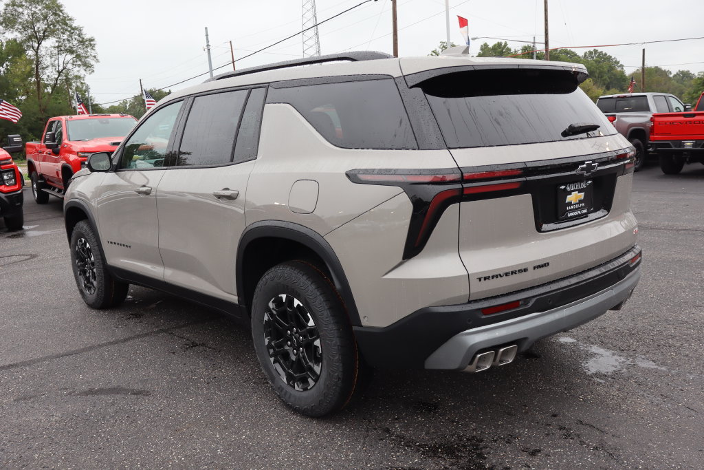 New 2027 Chevrolet Traverse Z71 w/ Enhanced Driving Package AWD/4WD image 3